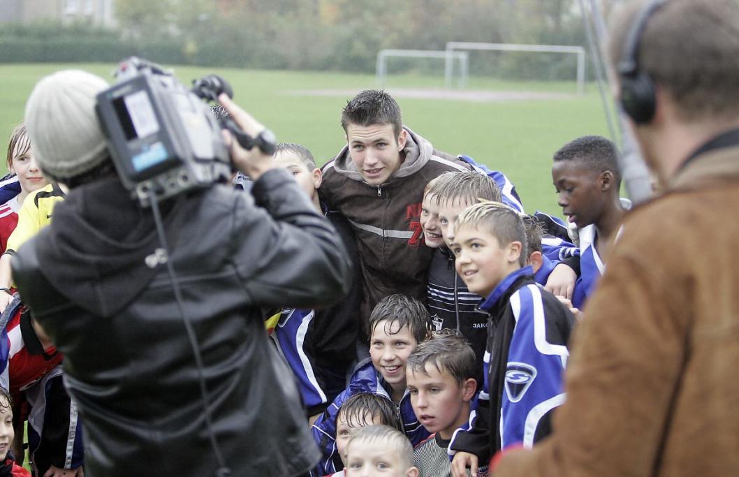 Gruppenbild mit dem Hauptdarsteller: